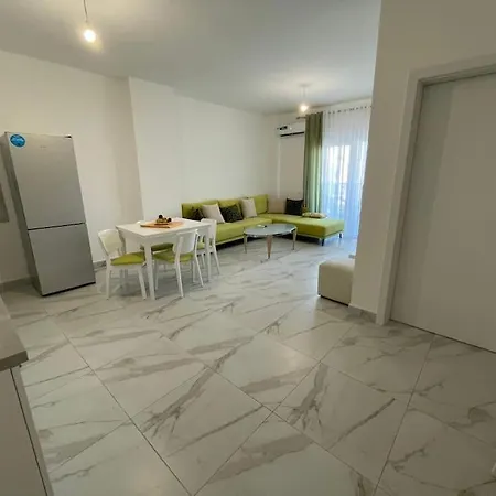 Apartment Beachside Charm *