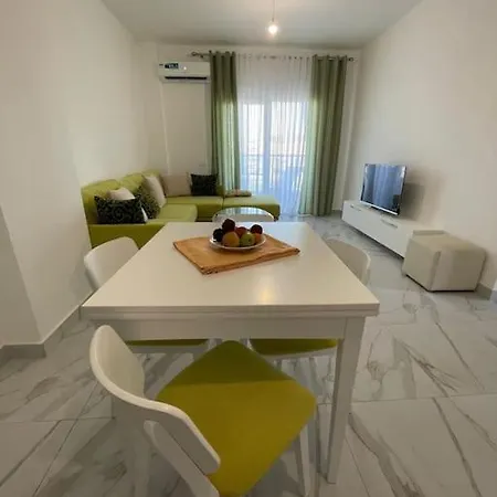 Beachside Charm Apartment *